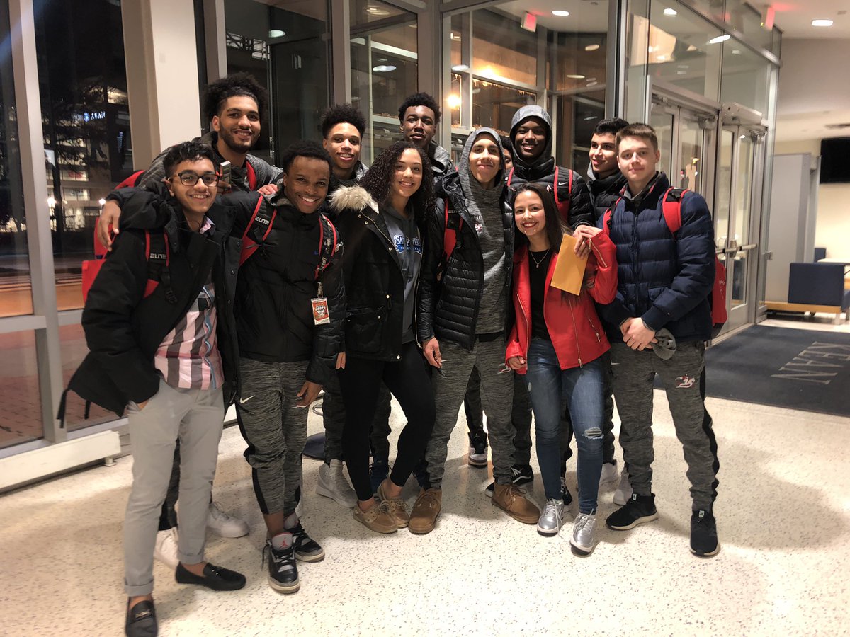 angeleyshka's tweet photo. Súper feliz y orgullosa de ti!! @papicurbelo11 que emoción fue verte jugar ☺️te deseo lo mejor 🙏🏼 se que llegarás muy lejos! 🏀🔥 keep up the good work @LuHiBasketball !#rePResentando #teamCURBELO https://t.co/JCuhKAjkmK