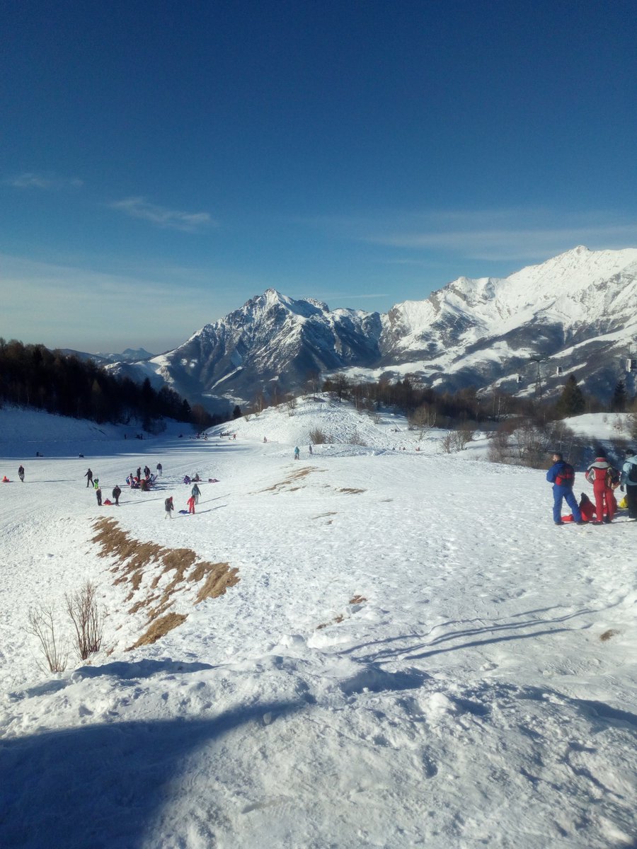 minimeexplorer's tweet photo. Is there a better place to learn to ski in northern Italy? Extremely family friendly. Thank you Piani di Bobbio. #pianidibobbio #italy #ski #familyfun #skiresortforfamilies https://t.co/BDfvF7ol0C