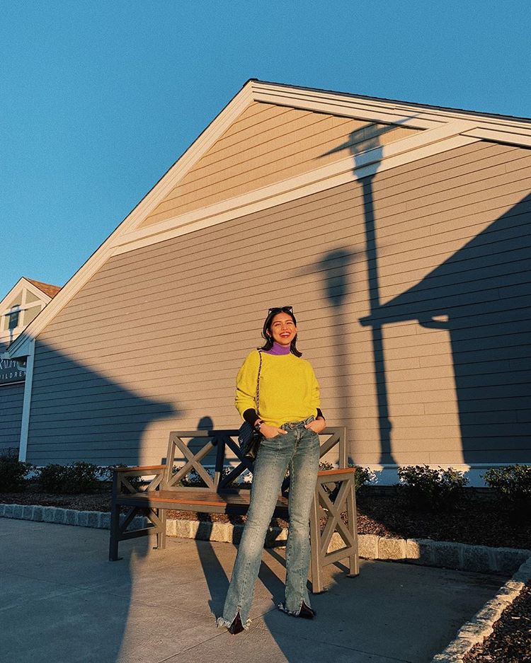 The cold never bothered me anyway... uhm, kahit -4°? #echosera
<a href="/mainedcm/">Maine Mendoza</a> 😚💕
©️ mainedcm IG Update 

#ADNPicnicFunDay