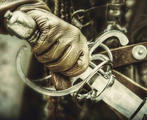 xLostwarrior's tweet photo. ⁀➴
       K I L E A B
           ❏  Gυerrerσ ˗ˋocˊ˗
               ❏  Hereɗerσ ɗe lσѕ ɗισѕeѕ.

─────
    "Yα ereѕ mίo, ρeqυeño", me dijo. Sus ojos eran tan negros como la esfera que en ese momento atravesaba mi corazón. Dolía como el infierno. Caí al suelo. Iba a morir. https://t.co/iLHlAybIBy