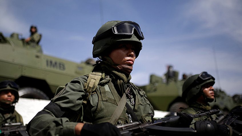 MercalOficial's tweet photo. #10Feb
#BicentenarioDeAngostura2019
Hoy inicia la operación cívico-militar "Bicentenario de Angostura 2019", demostrando la capacidad doctrinaria, operativa y tecnológica de nuestra FANB. ¡Rendimos tributo a nuestro Libertador Simón Bolívar y su legado! https://t.co/qRQPL0NGJm