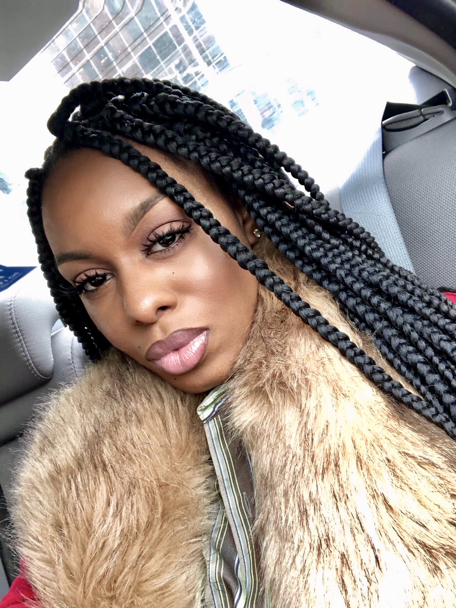 BeyondBronzedB's tweet photo. glowy, bronze skin and a good glossy lip was def the focus this week. #Glam #BeyondBronzed✨ https://t.co/1J7zcr2XJ4