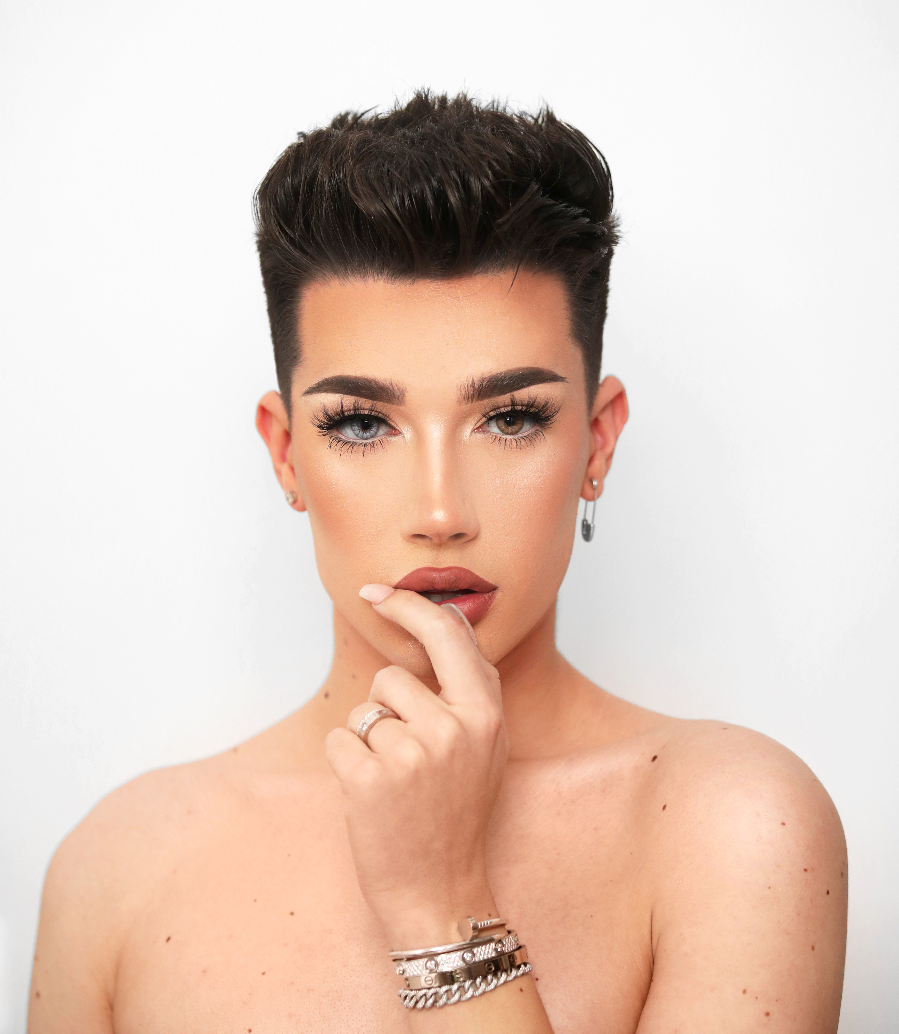 James Charles on X okay so if u follow me on snap u may remember a few weeks ago when i talked about how i bought new photography equipment to take my