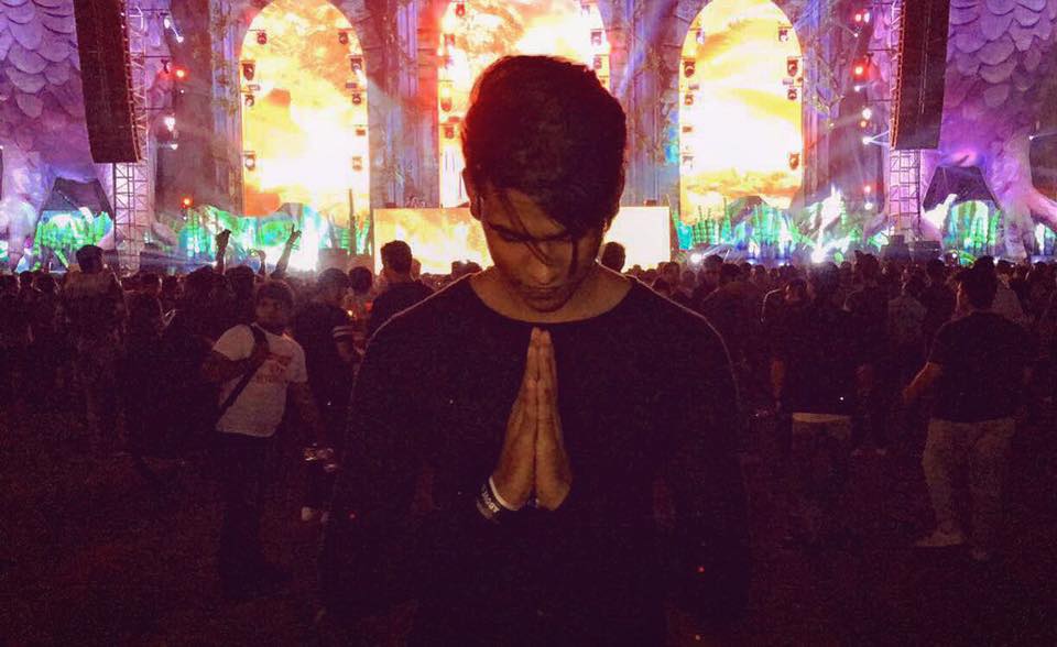 vikas_sho's tweet photo. @Fastrack #Delhi 
Really wish to win ❤️❤️❤️🔥✌️
#Marshmello #Mellogang #TEAMmello
I live it upto 100% At EDM Festivals &amp; this year also I'm gonna do the same I'm gonna rave hard as possible I dance hard I love to headbang I really deserve to #RageWithFastrack ♥️ https://t.co/5xi4Ujhb1K