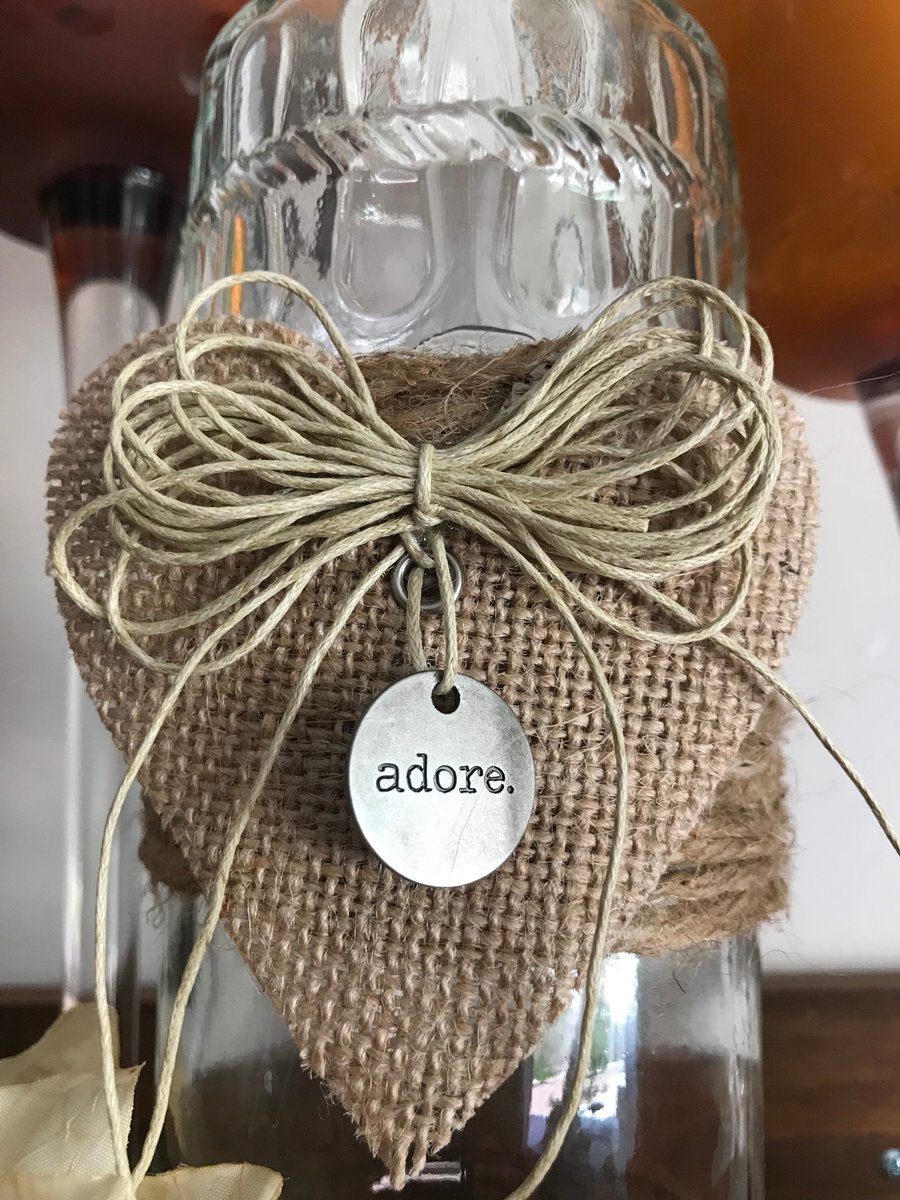 GatherDaisies's tweet photo. Isn't this DIY bottle so cute? Love the way it turned out❣️#diy #gift https://t.co/PSd7y3PqQT https://t.co/bXPYz3UtiS