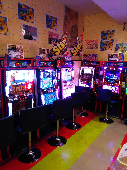 自遊空間bigbox高田馬場店 自遊空間高田馬場店 3連休遊び行くなら スロットコーナーはお席の入場なしで 楽しめます 2月もスロットをするなら自遊空間高田馬場店へ 毎月続々台入替中 ネットカフェ ダーツ ビリヤード カラオケも人気だよ 自遊空間