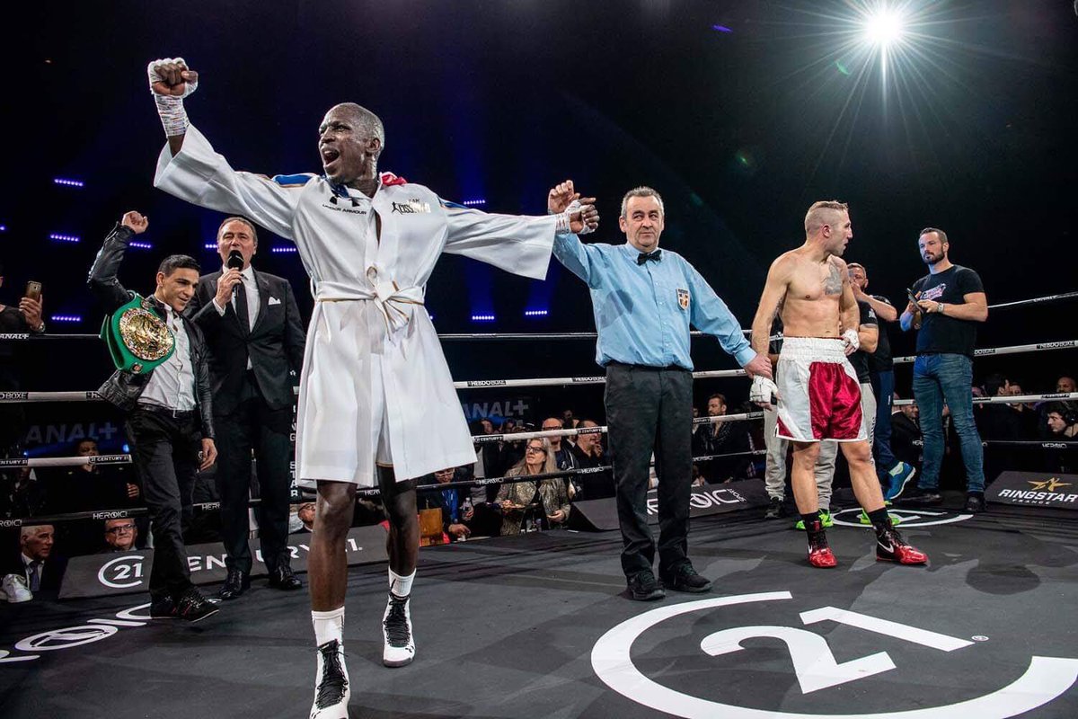 Souleymane_C's tweet photo. Champion de France 🇫🇷 Pro ! Cette victoire c’est la vôtre ! Merci à tous d’avoir été aussi nombreux à répondre présent ! Merci pour toutes ces ondes positives ! #TeamCissokho ☝🏿 https://t.co/d0nlQIgg9s