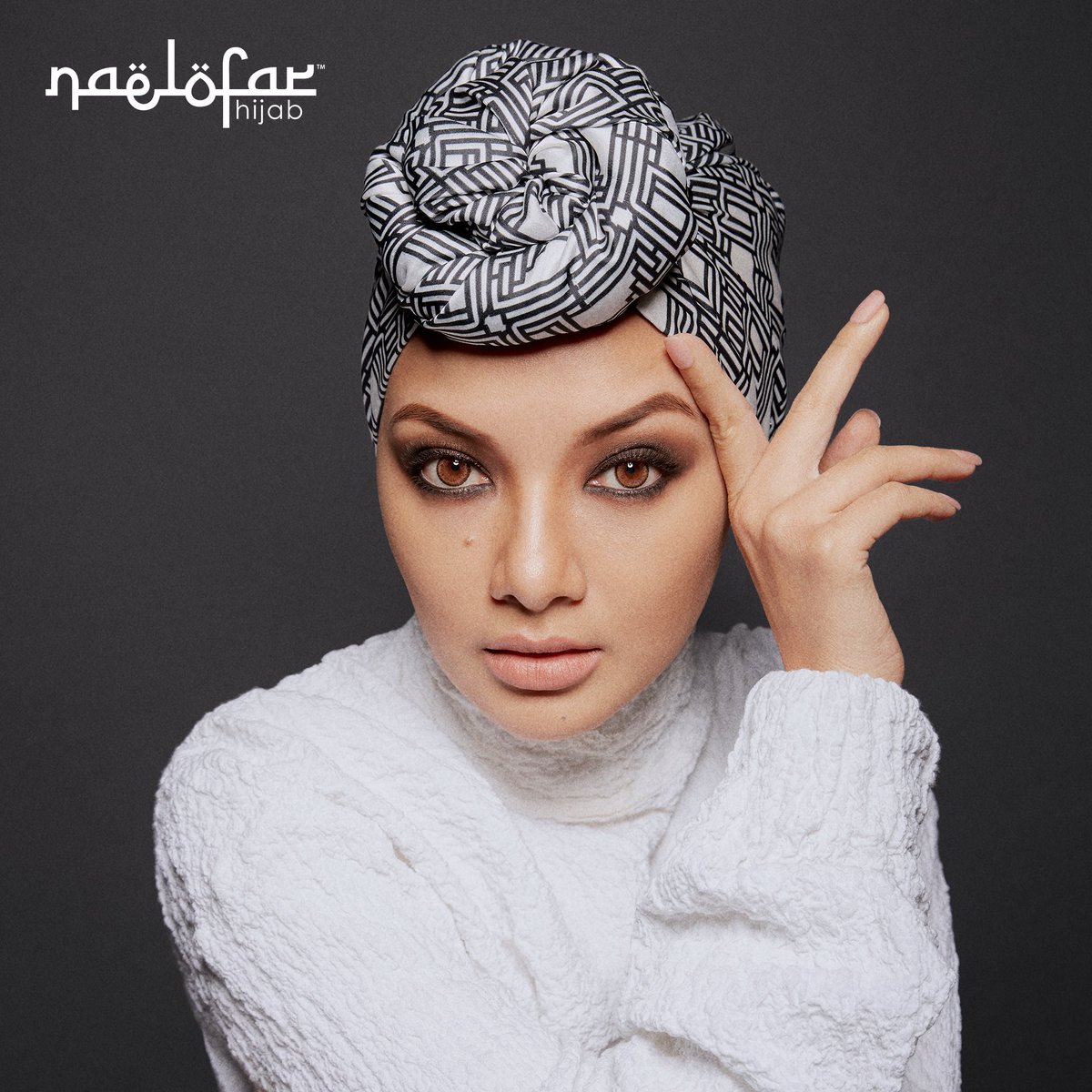 Neelofa's tweet photo. #NeelofaEdition collection is now available for purchase! A special collection, from me to you! ❤️ https://t.co/duUDbU40Q5