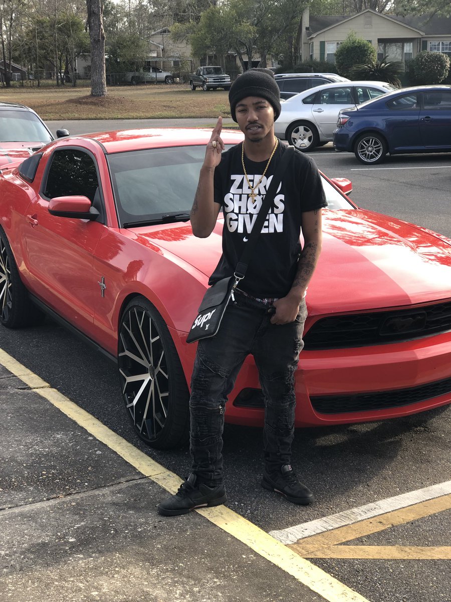 HustlerProject's tweet image. Jus a Young nigga tryna make it🅱️🤘🏾