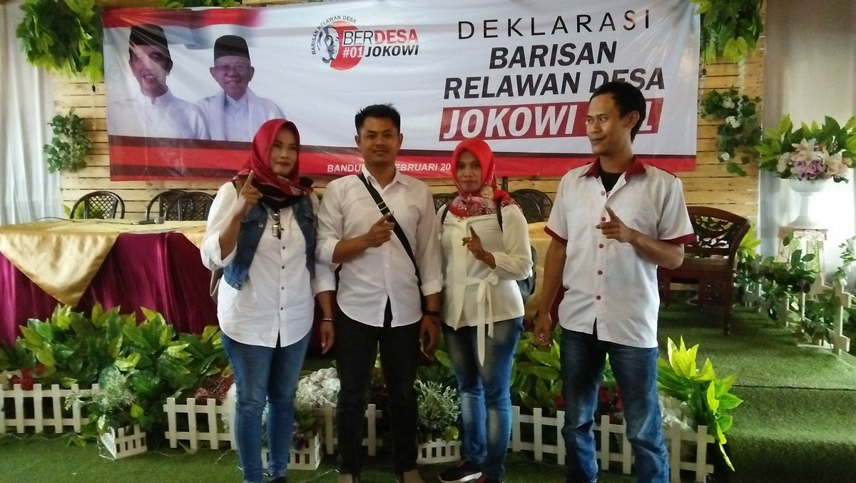 iiiryani's tweet photo. #berdesajokowi01 
#Jokowilagi 
#JokowiMembangunDesa 
#PDIPerjuangan https://t.co/UUK6BNo8k8