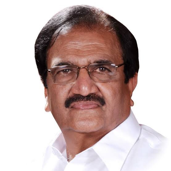 AjitPawarSpeaks's tweet image. राष्ट्रवादी काँग्रेसचे प्रदेश उपाध्यक्ष आणि अखिल भारतीय महात्मा फुले समता परिषदेचे कार्याध्यक्ष कृष्णकांत कुदळे यांच्या निधनाची बातमी अतिशय दुःखदायक आहे.समाजकारण आणि राजकारणातला समतोल राखून कर्तव्य पार पाडणारा कृतिशील नेतृत्व @NCPspeaks ने गमावलं आहे.त्यांना भावपूर्ण श्रद्धांजली!