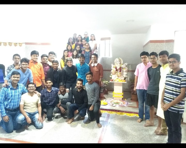 nrti_life's tweet photo. या देवी सर्वभूतेषु विद्यारूपेण संस्थिता।
नमस्तस्यै नमस्तस्यै नमस्तस्यै नमो नमः॥

On the auspicious occasion of Basant Panchami, The Souls Of NRTI celebrated Saraswati Pooja with devout fervour and devotion! 

#NRTI #Vadodara #soulsofnrti #RailUniversity #EducationRailWay https://t.co/mvRN3pZQzK
