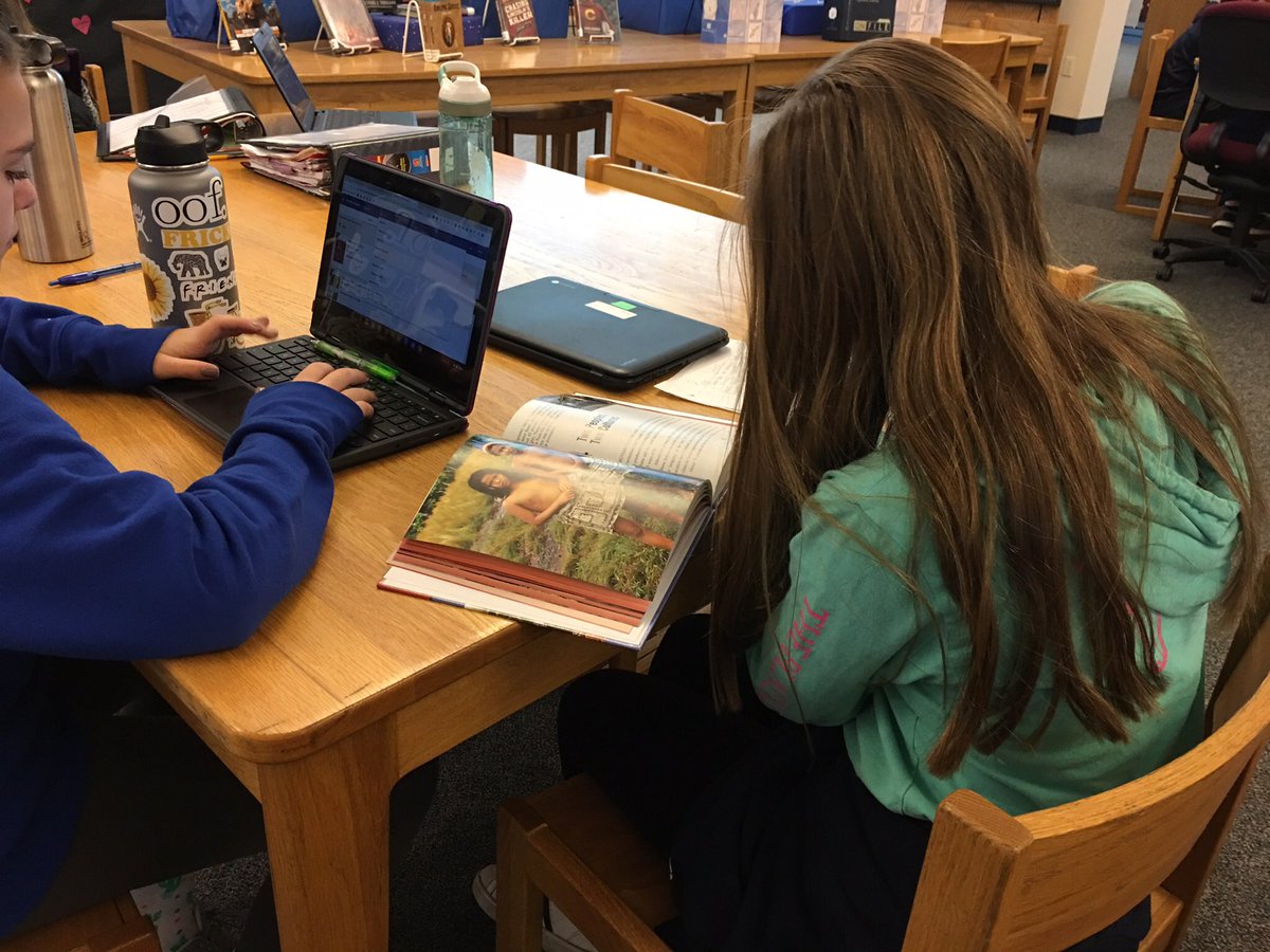 fkompar's tweet image. A #readyaccess learning environment where students choose the resource that fits their task, the seating and grouping that works for them. #wiltonwayct