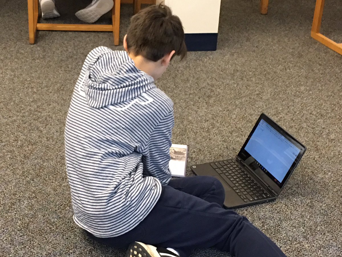 fkompar's tweet image. A #readyaccess learning environment where students choose the resource that fits their task, the seating and grouping that works for them. #wiltonwayct