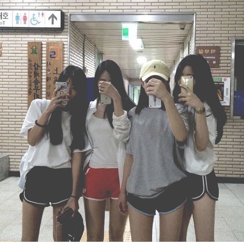 LydiaMartinhr's tweet image. Meu squad, minhas companheiras da bebedeira, minhas melhores amigas!💕
@httpsparkwitch 
@AnaRSteelee 
@twhayden0