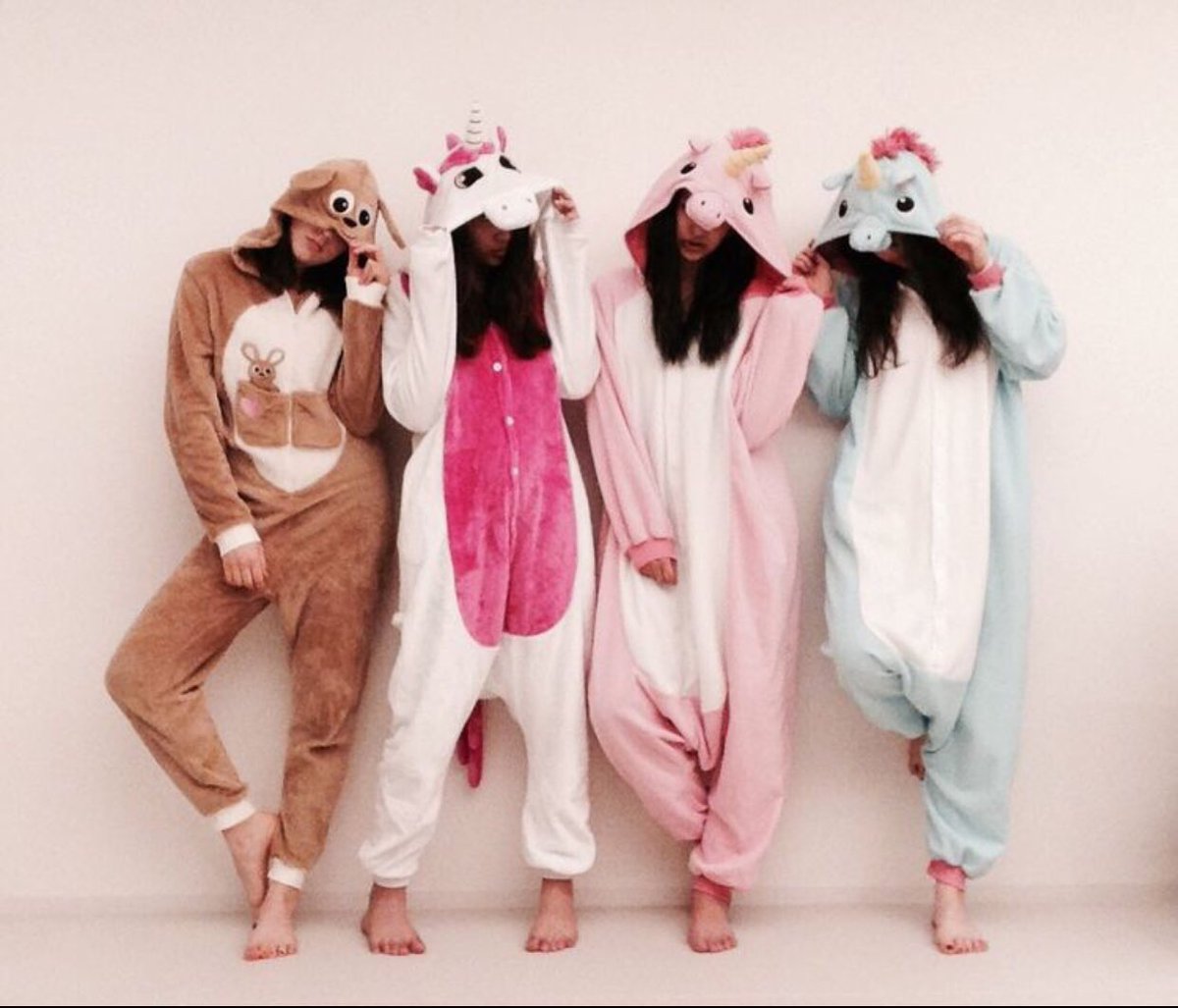 LydiaMartinhr's tweet image. Meu squad, minhas companheiras da bebedeira, minhas melhores amigas!💕
@httpsparkwitch 
@AnaRSteelee 
@twhayden0