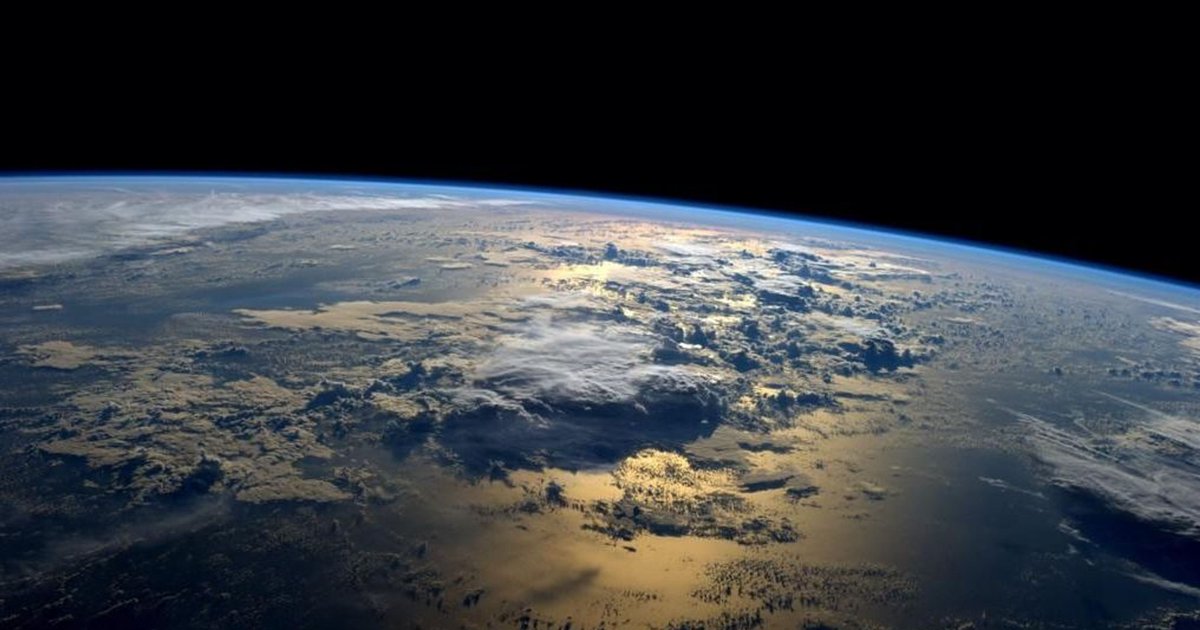 wonderofscience's tweet photo. Sunrise on Earth captured from the International Space Station. https://t.co/mqreEHE0D1