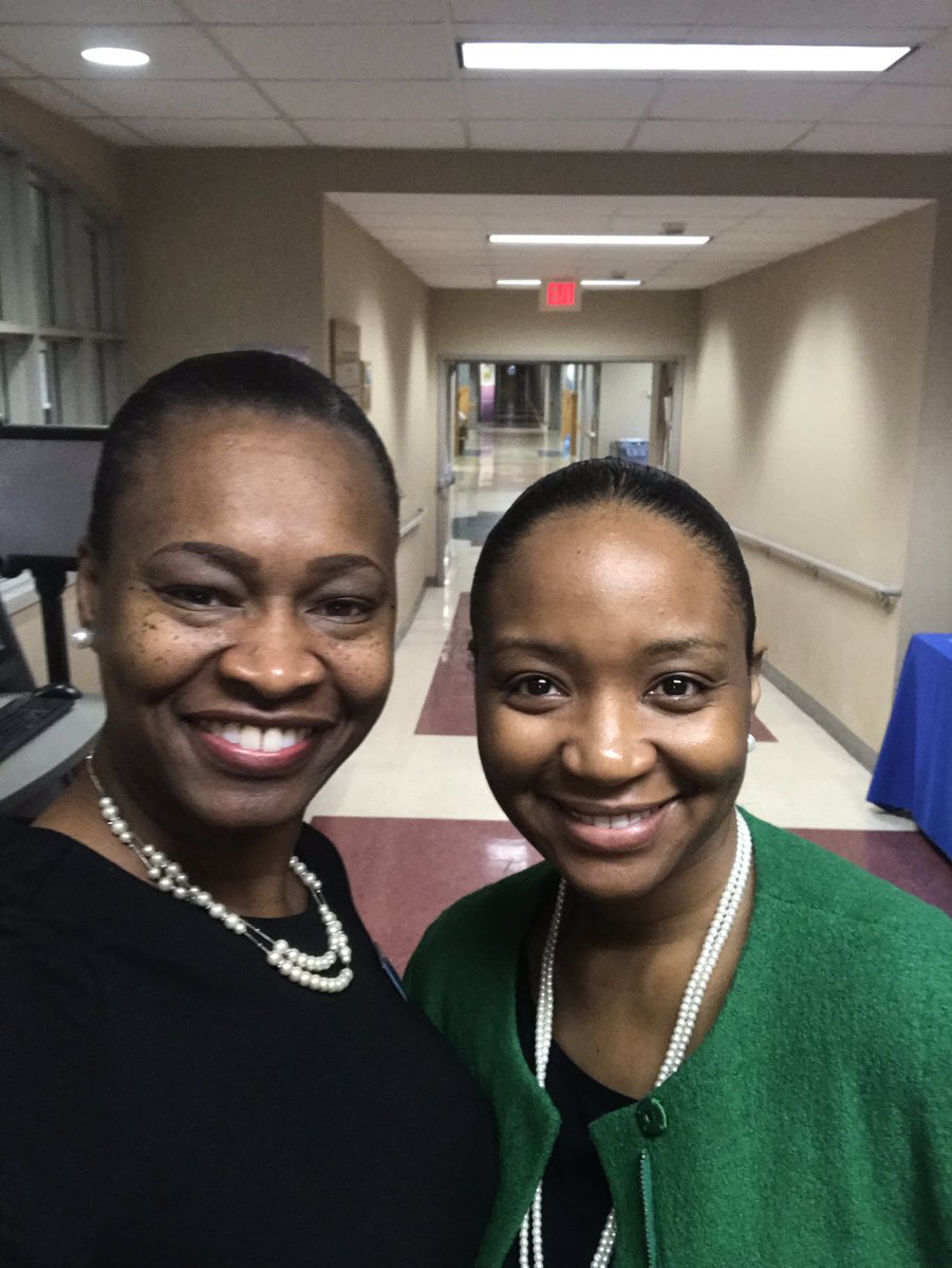 DrRosalindBass's tweet image. Kudos to the Many Spelman Alumnae and AUC Partners who interviewed students at the 2019 @SpelmanCollege Health Careers Program Mock Interview Day.
#NAMME #auccam #AMA #NAAHP #AAMC