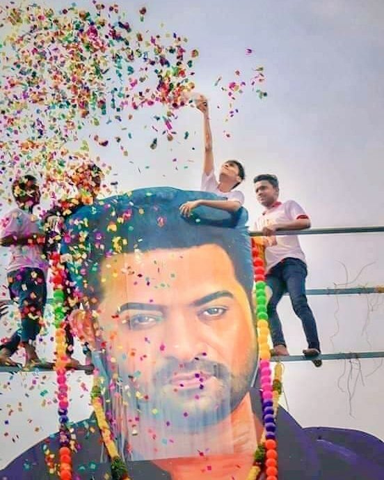tarak9999FANS's tweet photo. NTRs 100 Advance birthday celebrations is greater than some star heroes Birthday celebrations
Both Online &amp; Offline 

#MassGodNTRBdayIn100Days https://t.co/ckbXh85H0u