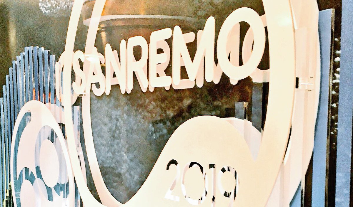 Il risveglio del vincitore di <a href="/SanremoRai/">Festival di Sanremo</a> #sanremo2019 Al microfono di <a href="/TgrRai/">Tgr Rai</a> Liguria <a href="/Mahmood_Music/">Mahmood</a> primo con “Soldi” 🎶 #festivaldisanremo19