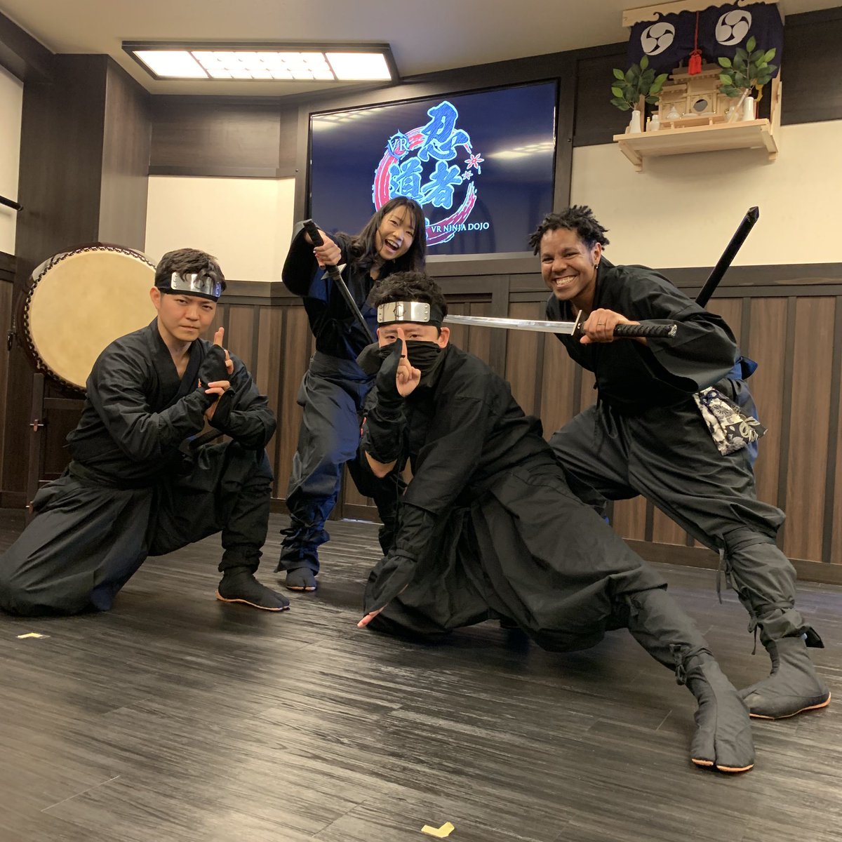VRNINJADOJO's tweet photo. VR Ninja Dojo is now pre-opened!
The first student to commemorate!

Thanks for coming!
I will do my best to make many people know VR Ninja Dojo!

I hope to see you again.
https://t.co/Yzaery8QbK

#japan #experience #japantrip #thingstodo #vrninja #vrninjadoj https://t.co/sfEfa0512z