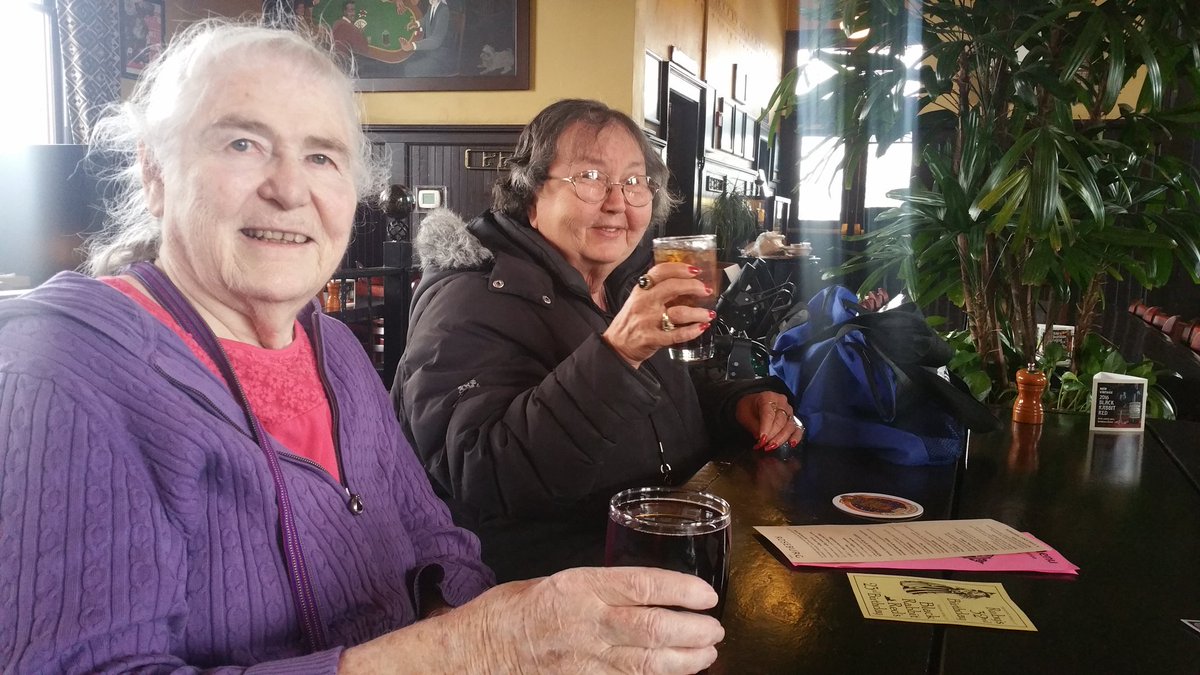 CallahanVillAD's tweet photo. Lue, Elizabeth, Linda &amp; Wanda enjoyed their first ever Happy Hour!!!  @Callahanvillage #HappyHour #FrontierCulture https://t.co/kVidvD32OB
