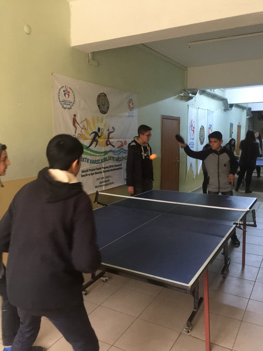 Gençler Masa Tenisi Turnuvasına hazırlanıyor. @GSBgenclikproje <a href="/mbulut06/">Mehmet BULUT</a> <a href="/gencliksporbak/">Gençlik ve Spor Bakanlığı 🇹🇷</a> <a href="/SehitTemel/">Birlikte Varız,Birlikte Güçlüyüz</a> #GençlikveSporBakanlığı #GençlikProjeleriDestekProgramı #Gençlerİçin #HayataKatıl #BirlikteVarızGüçlüyüz #ŞehitTemel
