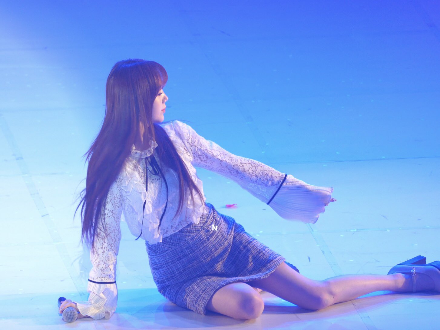 DzCHOdeVYAAhmN0.jpg:orig