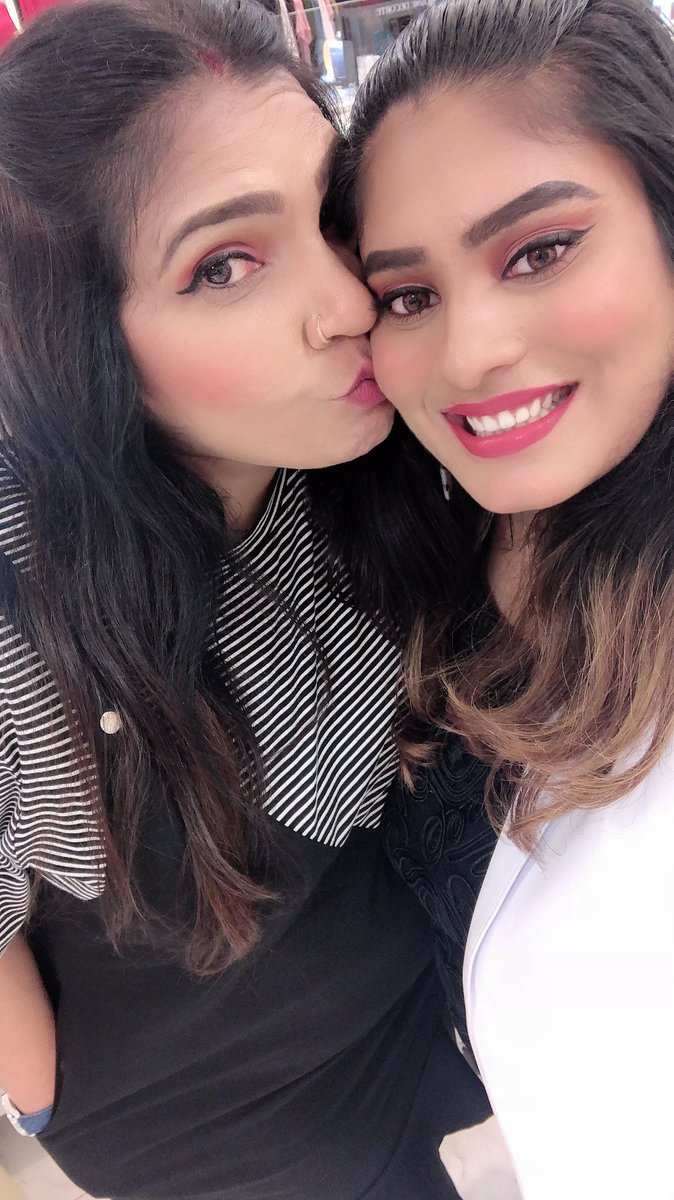 sangeeeexz's tweet photo. My mum surprised me at work 🙊🙈❤️ well, this year is different not waking up to you but you sure did it amazingly well to make me happy. xx BEST MUM THAT LOOKS LIKE MY SISTER!!! Love yaaaa mummy devi 😘😘😘 birthday girl is happy! https://t.co/KX010dWUVY