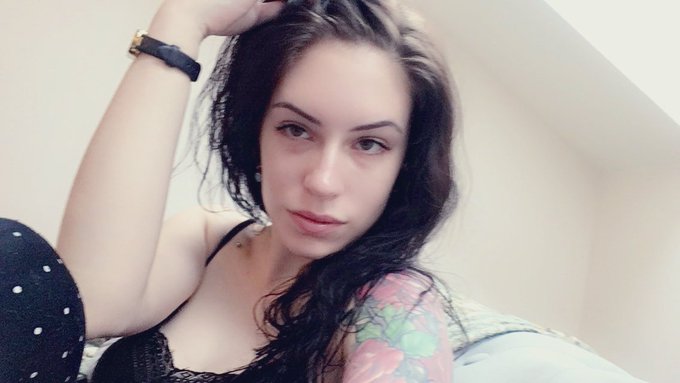 I have to get on a train in a few hours 😴 https://t.co/2Vh4kK8w02<a href="/tag/comingsoon"class="tags"><span>#comingsoon</span></a><a href="/tag/horrorporn"class="tags"><span>#horrorporn</span></a><a href="/tag/perversefamily"class="tags"><span>#perversefamily</span></a>