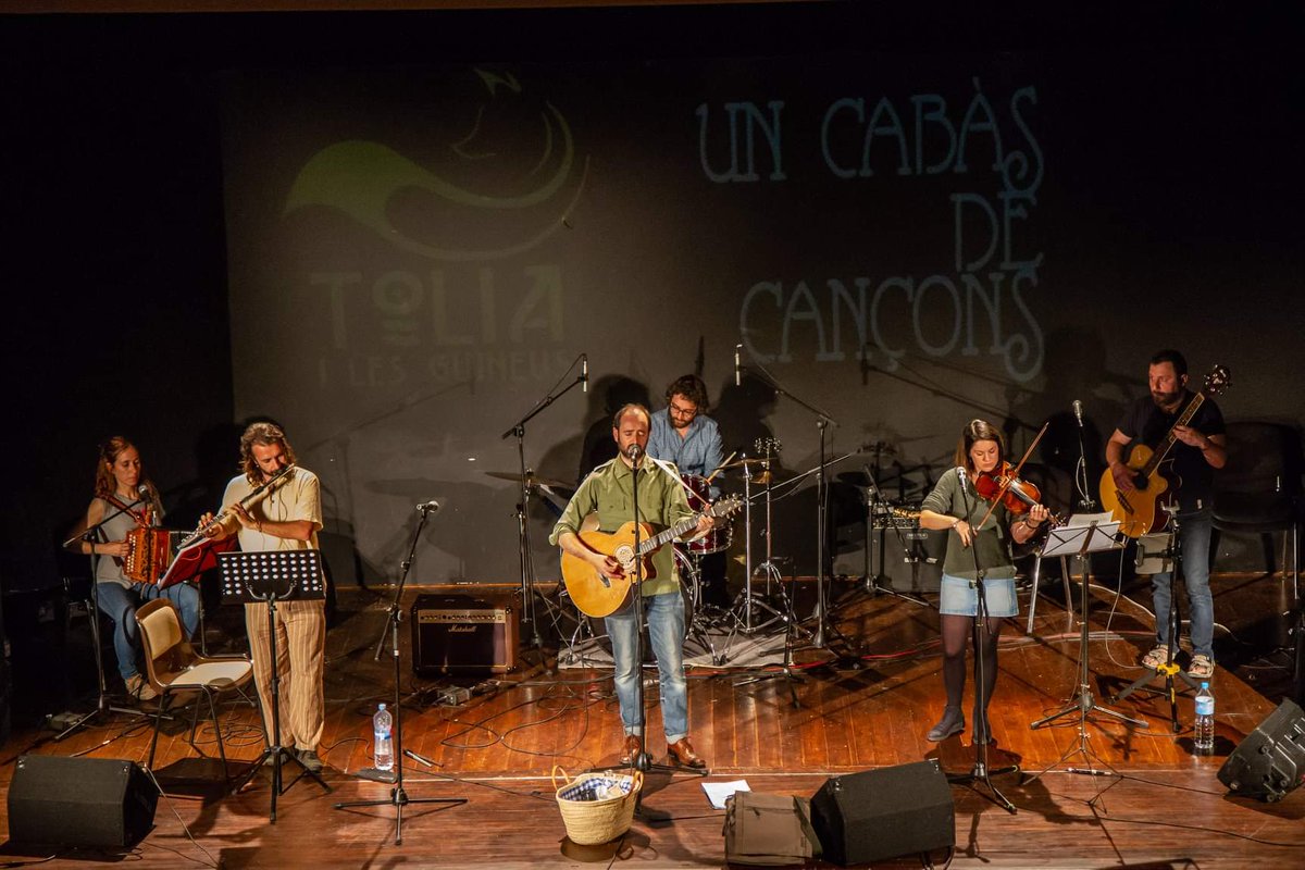 al_caliu's tweet photo. Seguim amb el cicle #AlCaliu2019! 

Avui fem concert al Casalet de l'Espluga de Francolí 😊

A les 18:30h. No us perdeu a @ignasiarevalo, #MelIMató i #TòliaILesGuineus 🎶 https://t.co/Jqg3yGlSnG