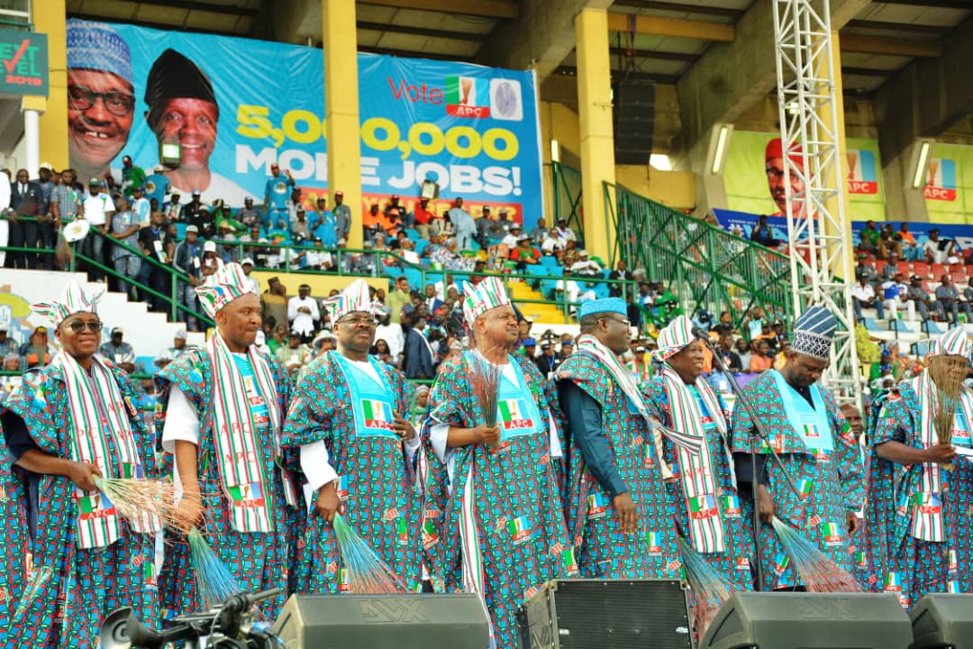 CitizenOyelakin's tweet photo. You are asking us to vote for you to get "Nigeria working again" who stopped it from working in the first place.
- @AkinwunmiAmbode
#NextLevelNigeria
#TruthBeTold
#GetOutTheNumbers https://t.co/7lYTmFokNl