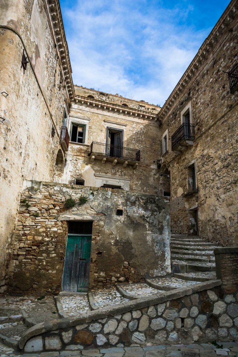 cracomuseum's tweet photo. Cartoline da Craco: Palazzo Grossi

Postcards from Craco: Palazzo Grossi
#mycraco #ghosttown #travelphotograpy #urbex #abandoned https://t.co/mNkv7bs5u3