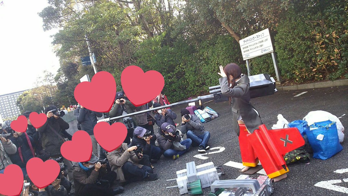 poison2mui's tweet photo. 【コスプレ速報】
ストライクウィッチーズの501のおねえちゃん。
ゲルトルート・バルクホルンのジェットストライカー、フル装備のコスプレをしました！
腕力が続く限り撮影していただきありがとうございました！
MK108 機関砲は私、その他(@_ytake_)

#wf2019w #ワンフェス #wfコスプレ https://t.co/Ame64smjcS