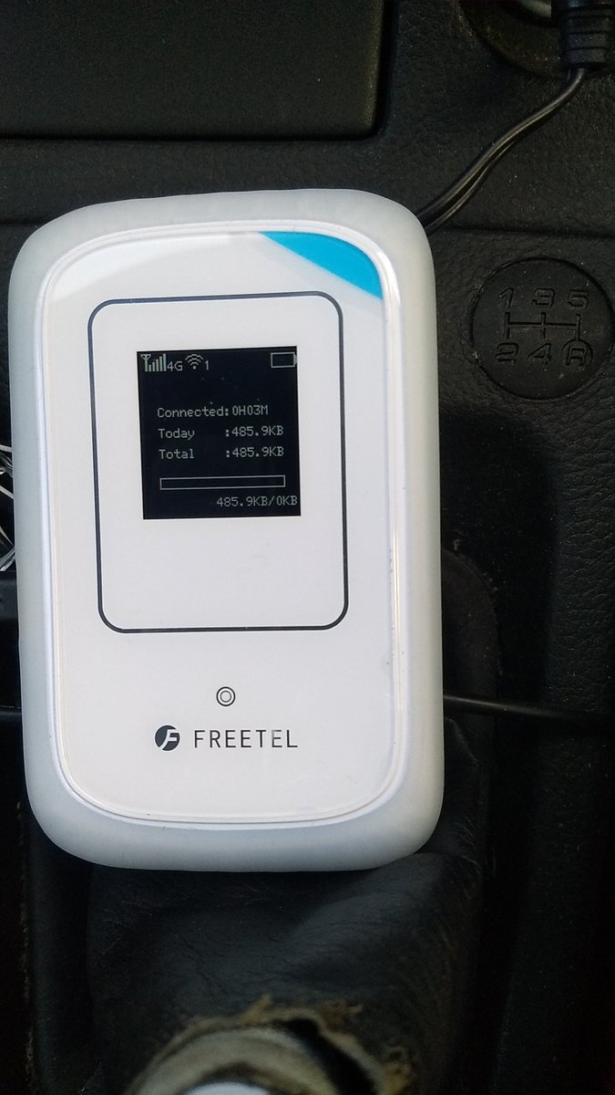 Syouan_Zero's tweet image. 寒くてくバッテリーあがってたので #車載Android 再起動中
普通はスリープなんやけど？寒いとあまり乗らない車のバッテリーあがる(笑)
通信手段はポケファイ(笑)
usbドングルでも行けるけど？そっちは3Gになるから遅い