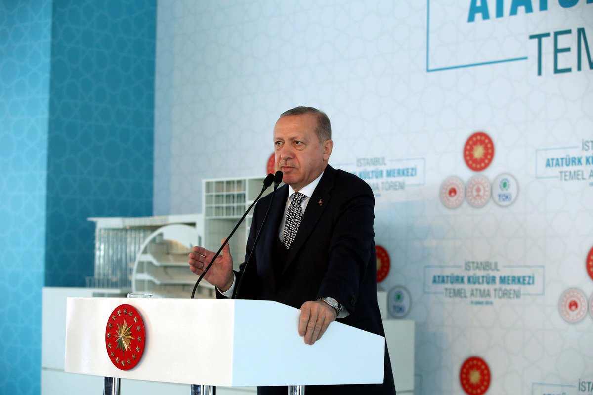 Cumhurbaşkanı Erdoğan: "Bu hafta Meclis’te görüşülecek bir kanunla kitap ve süreli yayınlarda KDV oranının sıfıra düşürülmesi uygulaması, hem yayıncıları hem satıcıları kapsayacak şekilde genişletiliyor.

Daha açık bir ifadeyle artık kitapta, dergide, gazetede KDV olmayacak."