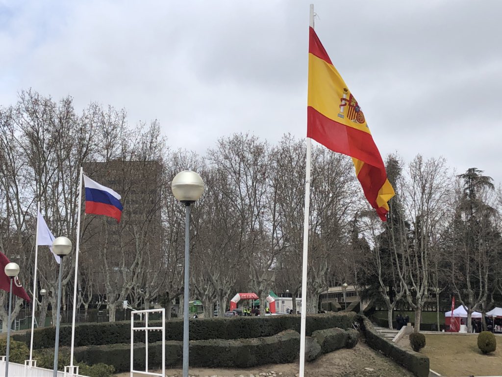 ferugby's tweet photo. #XVdelLeón | Poco más de una hora para el primer partido de @ferugby en el Campeonato de Europa, contra @russiarugby Si estás en Madrid, aún tienes tiempo de venir al Central de la @unicomplutense Si no, puedes seguirlo en directo por @teledeporte
 A las 12:45  horas #VamosLeones https://t.co/hsMtpIIuHM
