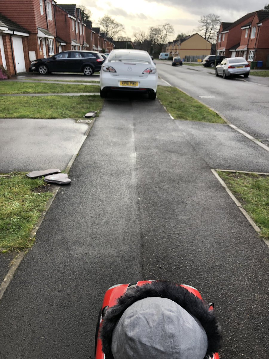 AlanRedpath's tweet image. Parking wanker @ParkingWankers  just take the whole path...