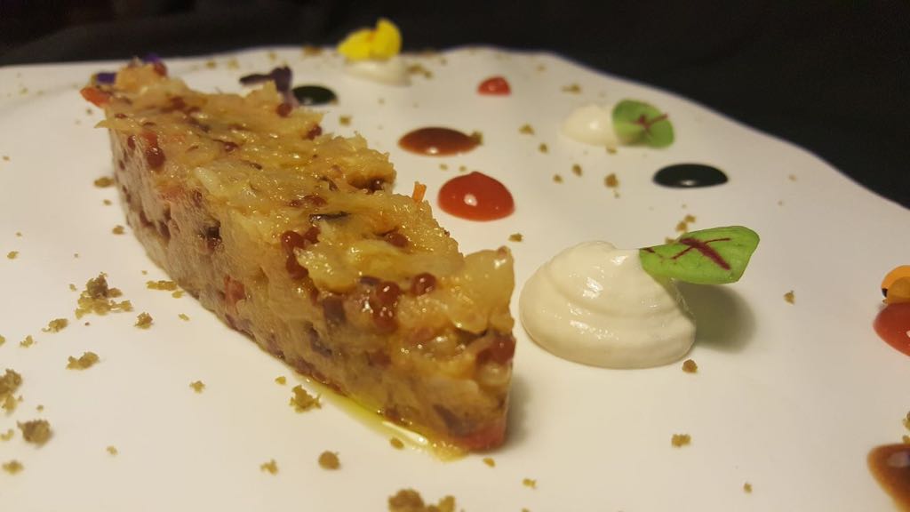 ElErmitanoRte's tweet photo. Todavía no habéis probado "El tartar de bacalao "Skrei" con anchoa, soja, wasabi de plancton, tomate y piñones"?? 😋😋😋 #CartadeInvierno #FelizDomingo @RteElErmitano #Benavente https://t.co/y8w9FDYZtA
