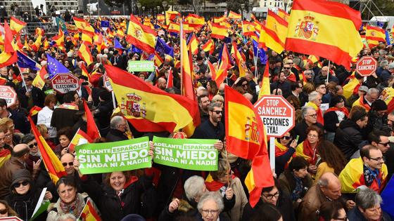 abc_es's tweet photo. 🔵 #DIRECTO Albert Rivera: «Esto ha superado todas las expectativas. Se acaba la escapada de Sánchez. Sánchez, convoca elecciones. Estamos aquí para decir no al separatismo. Miles de españoles dicen no a Sánchez y no a los indultos y privilegios» https://t.co/qNFvz8G0yQ https://t.co/yyqTWYBFUF