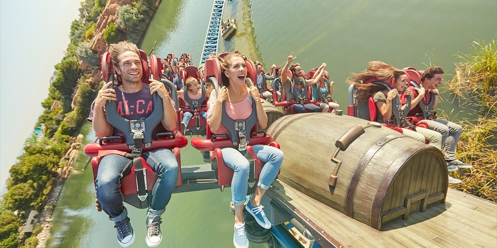 Portaventura_ES's tweet photo. ¿Ganas de pasar a toda velocidad por encima del lago de Mediterrània? 🎢 🌠 #FelizDomingo #PortAventura https://t.co/zg9Bv3fobt
