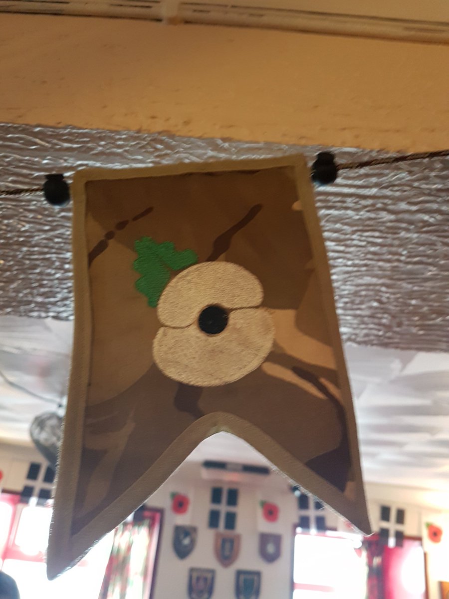 Ribbon of Poppies 🌸 🌎 🌸 tweet media