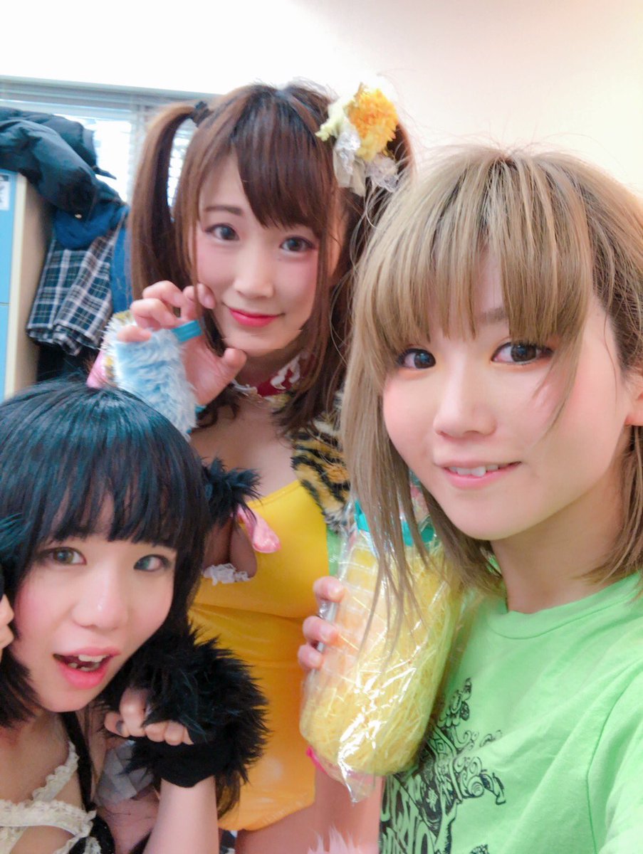 うな猫と楽しい連携 考えたのにゆうなちゃんが 邪魔した😮 かぁたゃん