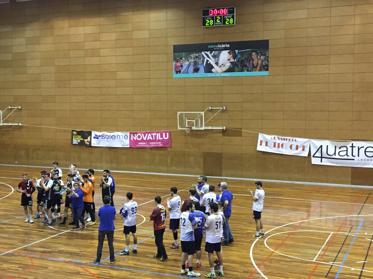 H_Poblenou's tweet photo. Sènior A aconsegueix un valuós punt contra @CH_SEP 28-28(12-14) i s’emporta el gol average contra un rival directe #1aEstatal 
L’equip es situa 5 pts per sobre del descens!
Gran ambient a Icària que va permetre no perdre la cara en un partit on els visitants van anar per davant https://t.co/YtHA3vcylf