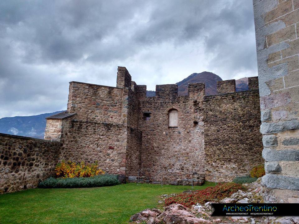#pictureOfTheWeek è dedicata al "gioiello" architettonico delle Giudicarie: lo splendido #CastellodiStenico #buonadomenica archeotrentino.it/castello-di-st…