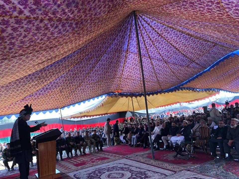 PAshrafGhani's tweet photo. Today, I visited Ghanikhel, Nangarhar province to meet with the brave people of Achin, Nazian, Ghanikhel and Mohmandara districts. I thanked them for standing tall alongside the ANDSF against terrorism and for driving out and defeating elements of the ISIS-K from their areas. https://t.co/6FHRDs0fmT