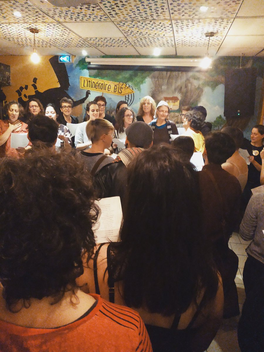 ToutesEnGreve31's tweet photo. Merci a toutes et tous pour cette superbe soirée ! Nous avons parlé de féminisme, échangé, dansé, chanté etc.

Cette soirée nous a permis de récolter 1000 € pour préparer la grève du 8 mars 📢 💜

On se retrouve très vite ! #8M2019 #HaciaLaHuelgaFeminista #Grevedesfemmes https://t.co/gqIPHIZnm9