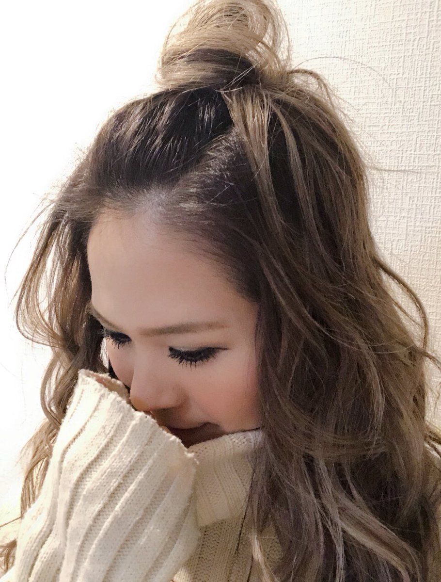 彩希エリナ 最近突然お気に入り前髪団子ちゃんヘア ストレートにハマってたけどまた巻き髪復活しそう T Co Qzqfb07ffz Twitter