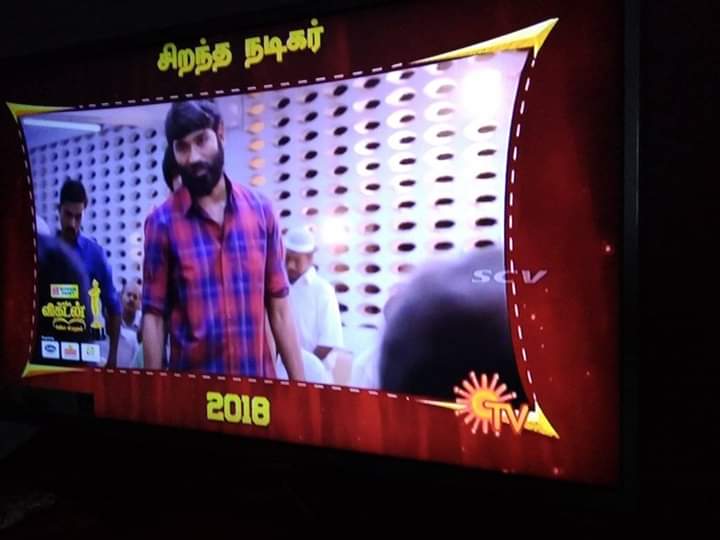 B_RAJA_'s tweet photo. #DhanushAtVikatanAwards 

Best Actor For #VadaChennai #Maari2 Dhanush sir.💐💐 @dhanushkraja @VetriMaaran @wunderbarfilms @directormbalaji @vinod_offl @DirectorS_Shiva https://t.co/TZGmcSBJnP