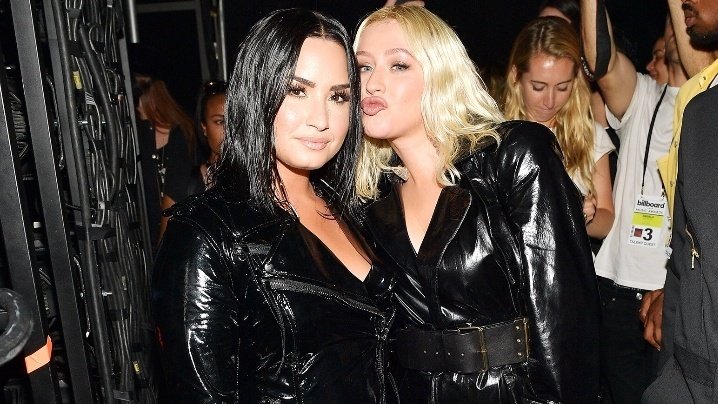 billianaoutsold's tweet image. #GRAMMYforFallInLine: let's trend it